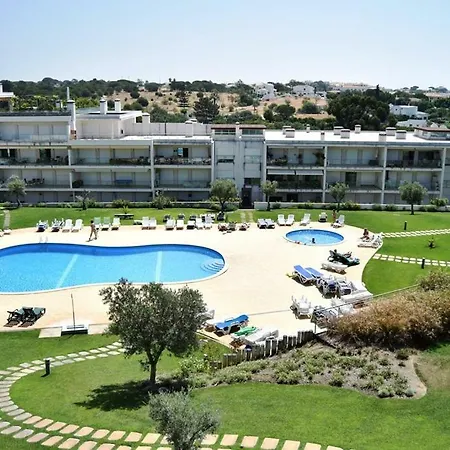 Apartment Oasis In Olhos De Agua Branqueira